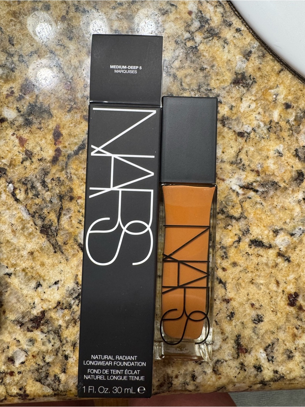 NARS Natural Radiant Longwear Foundation - Black and White Packaging